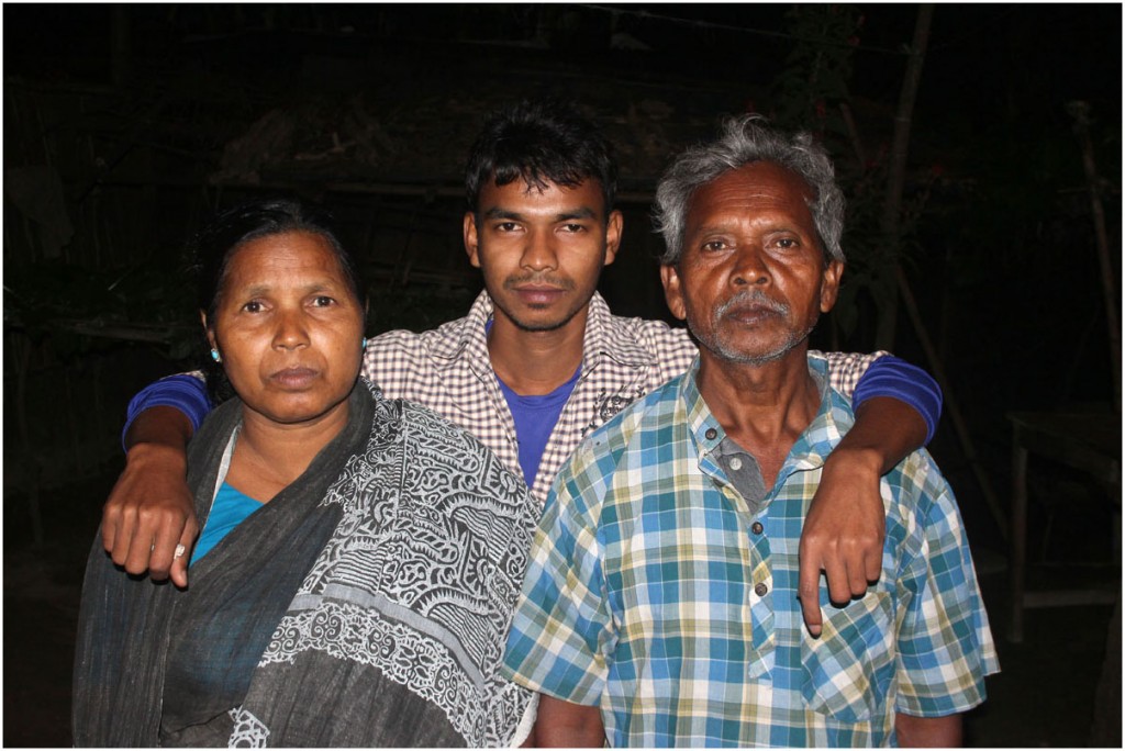 দিনাজপুরে আমার চেয়ে দুস্থ মুক্তিযোদ্ধা আছে বলে জানা নাই, আমার বেলায় তো কিছু হয় না, আমি আদিবাসী বলে?